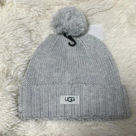UGG Gray Beanie - Picture 1 of 3